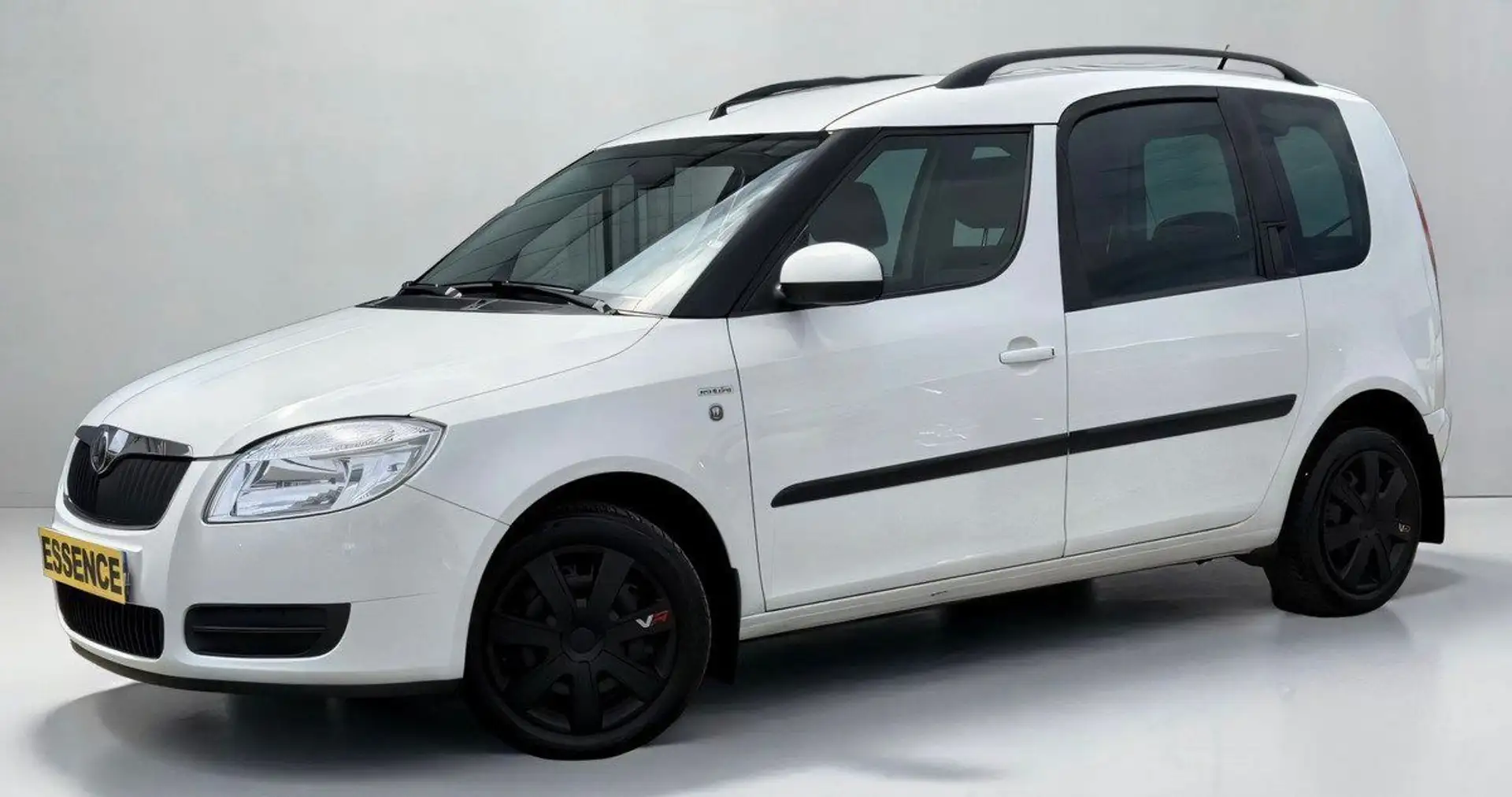 Skoda Roomster Phase II - 1.2 70ch 12V (5 cv) - BVM5 - 5 Portes - Bílá - 1