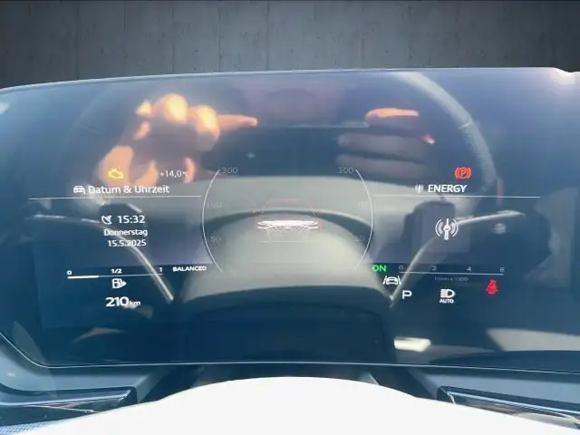 Audi A6 view 10