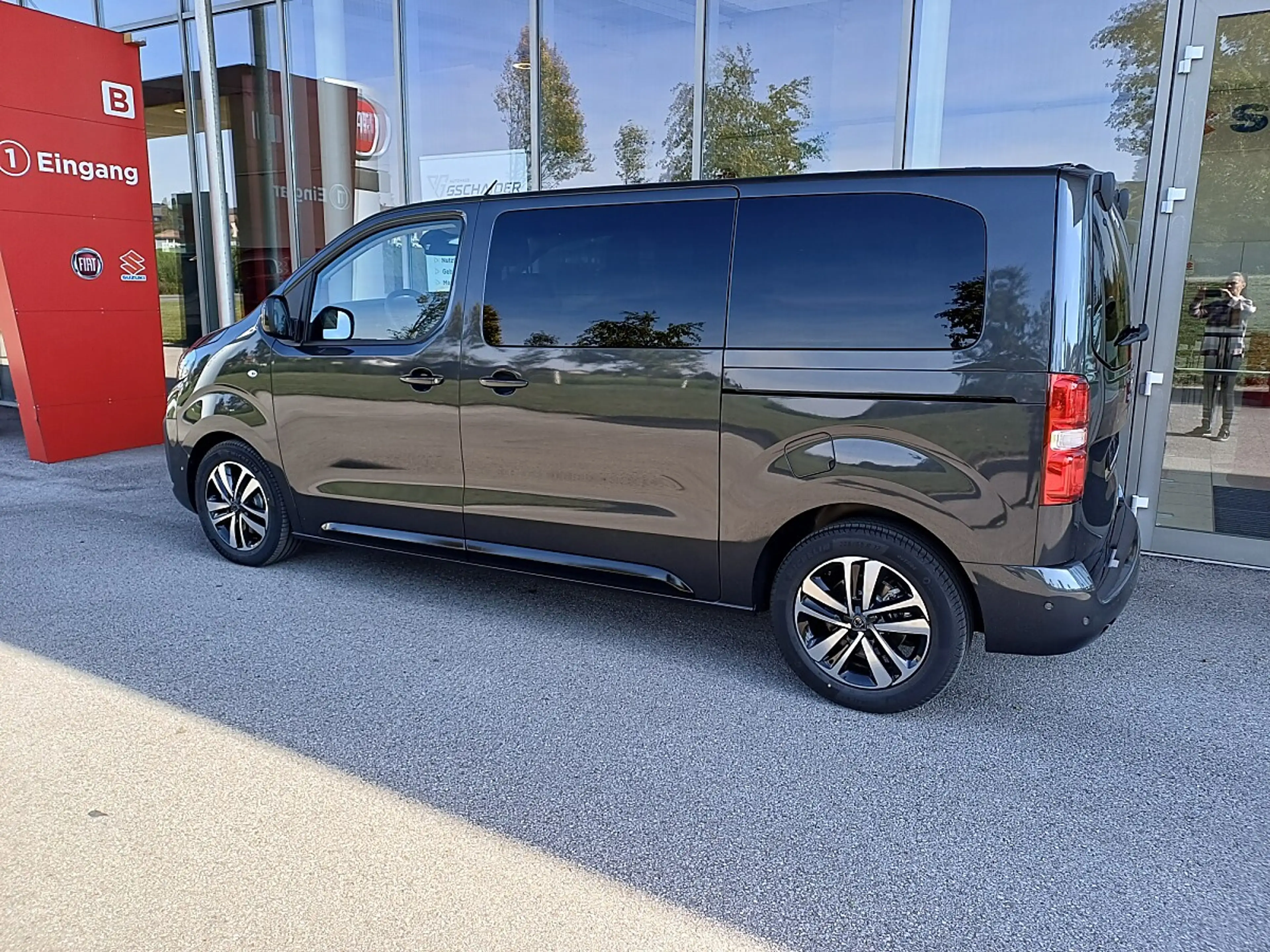 Peugeot Traveller Business BlueHDi 180 Standard EAT8 — photo 4