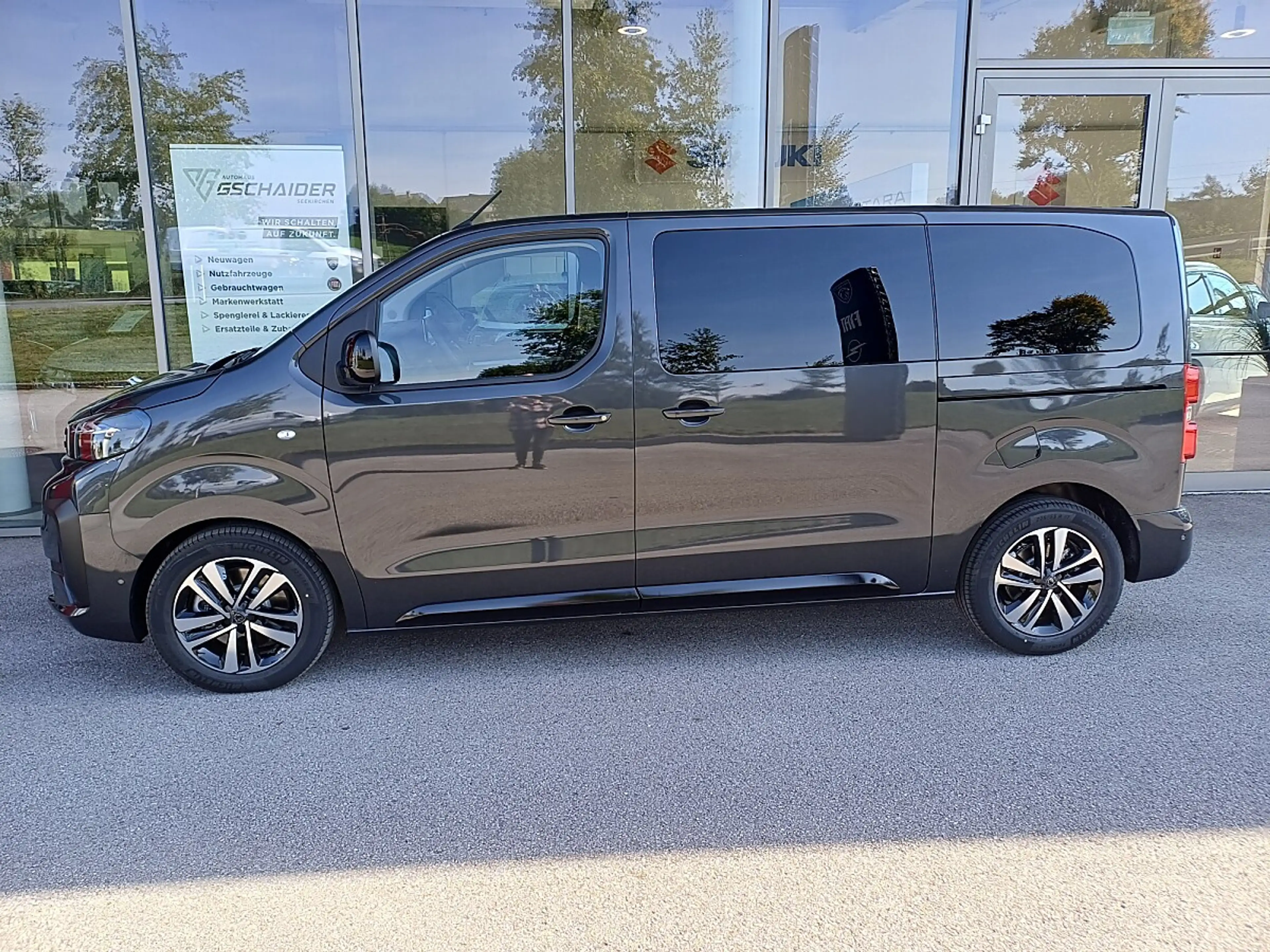 Peugeot Traveller Business BlueHDi 180 Standard EAT8 — photo 3