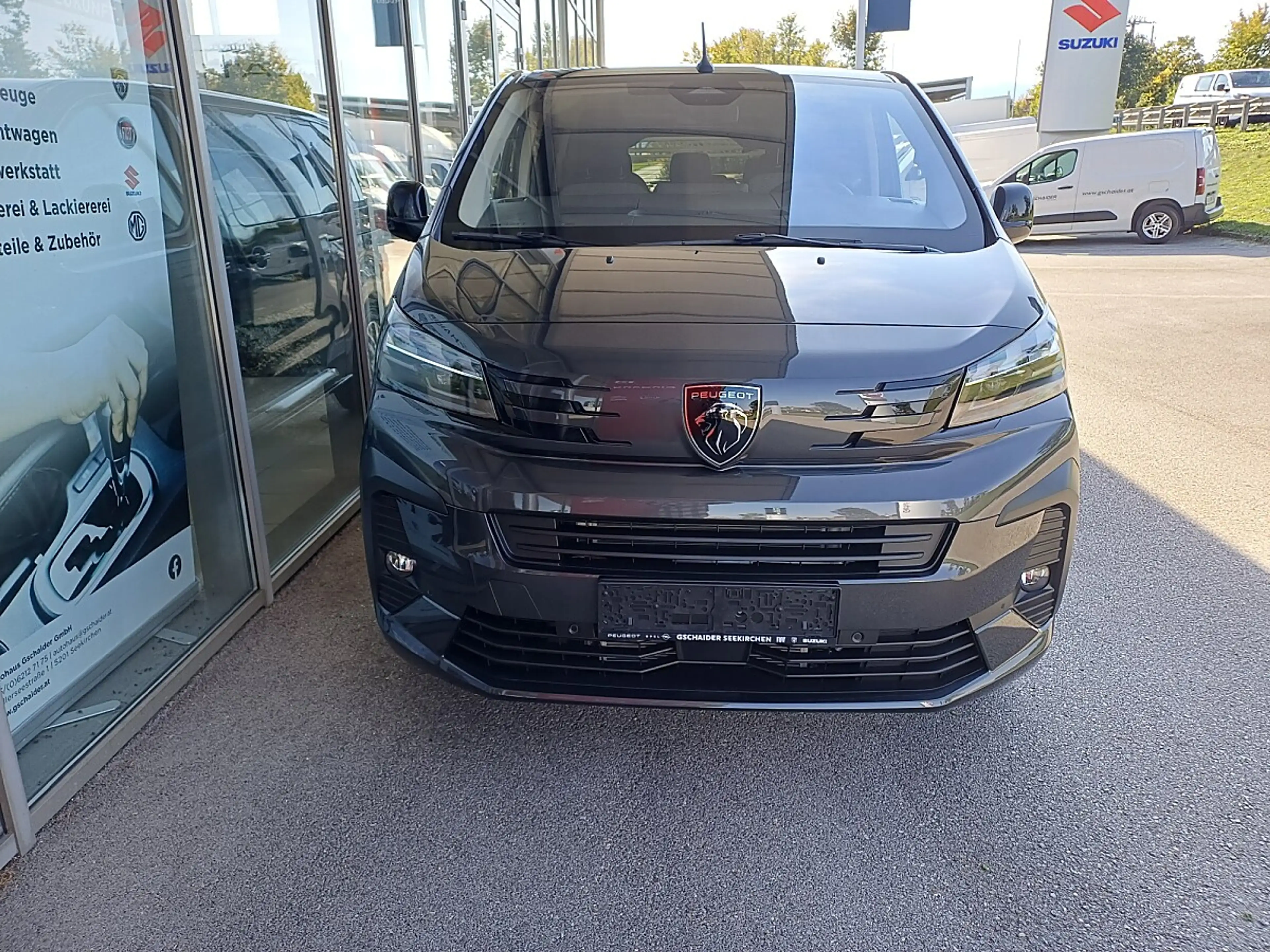 Peugeot Traveller Business BlueHDi 180 Standard EAT8 — photo 2