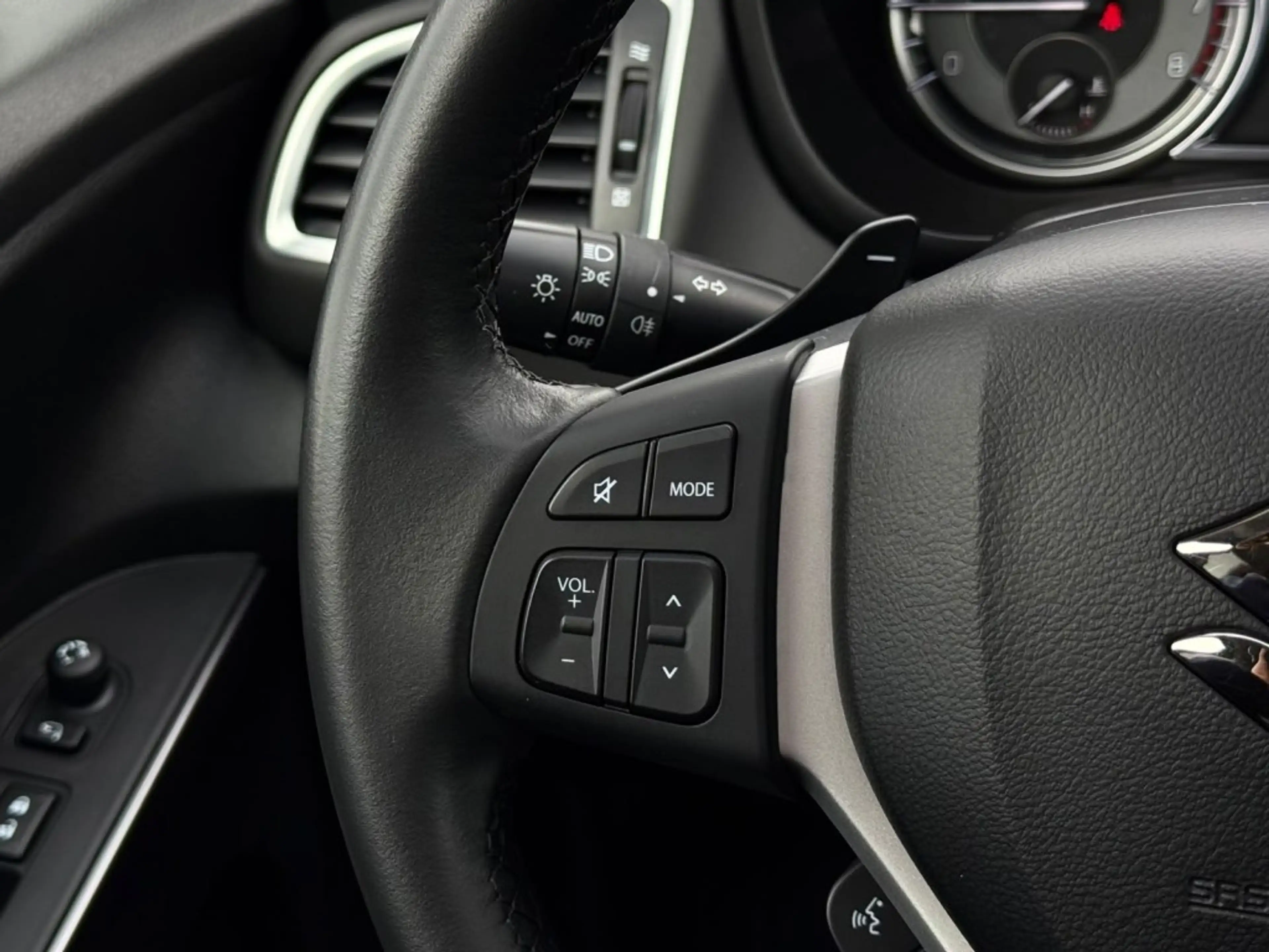 Suzuki SX4 S-Cross 1.5 HYBRID A/T STYLE TREKHAAK PANO 360CAMERA CARPL — photo 13