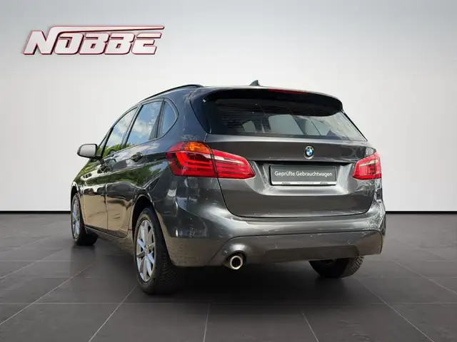BMW 2 Series view 3