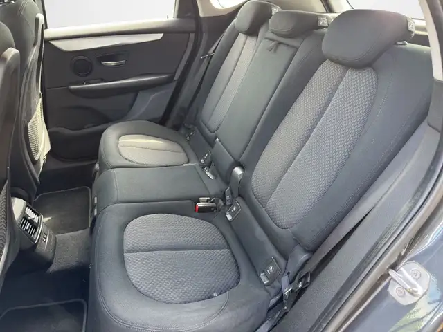 BMW 2 Series view 12