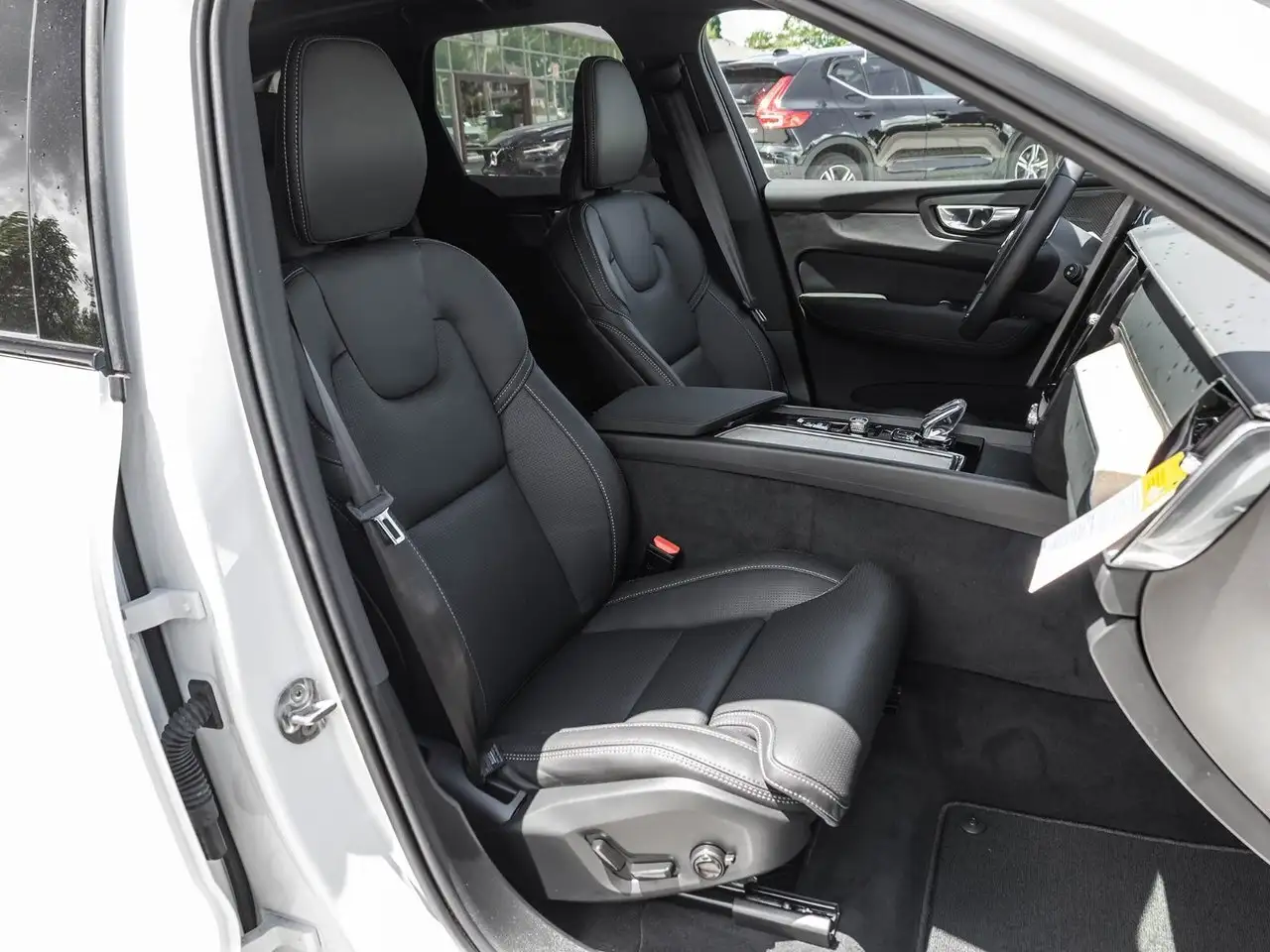 Volvo XC60 снимка Volvo XC60
