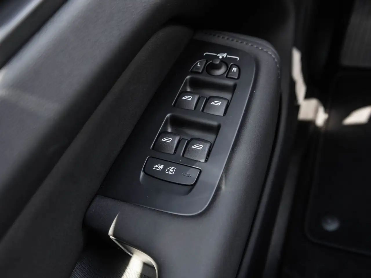 Volvo XC60 снимка Volvo XC60