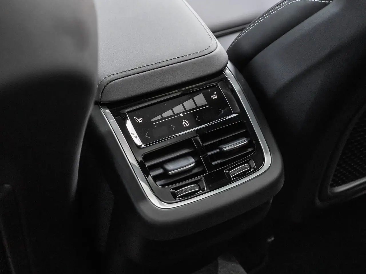 Volvo XC60 снимка Volvo XC60
