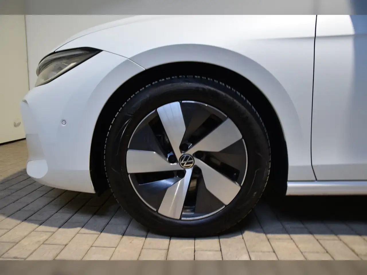 Volkswagen Passat Variant TDI Elegance DSG AHK - AreaView - IQ-Light - Navi 5