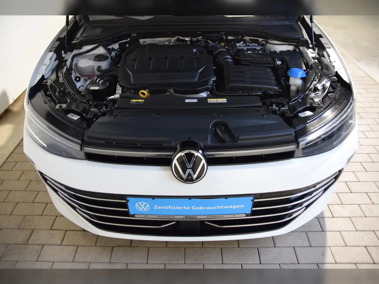 Volkswagen Passat Variant TDI Elegance DSG AHK - AreaView - IQ-Light - Navi 6