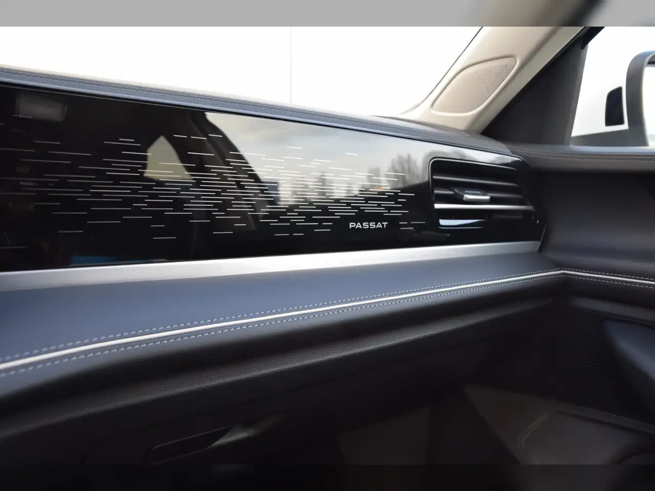 Volkswagen Passat Variant TDI Elegance DSG AHK - AreaView - IQ-Light - Navi 17