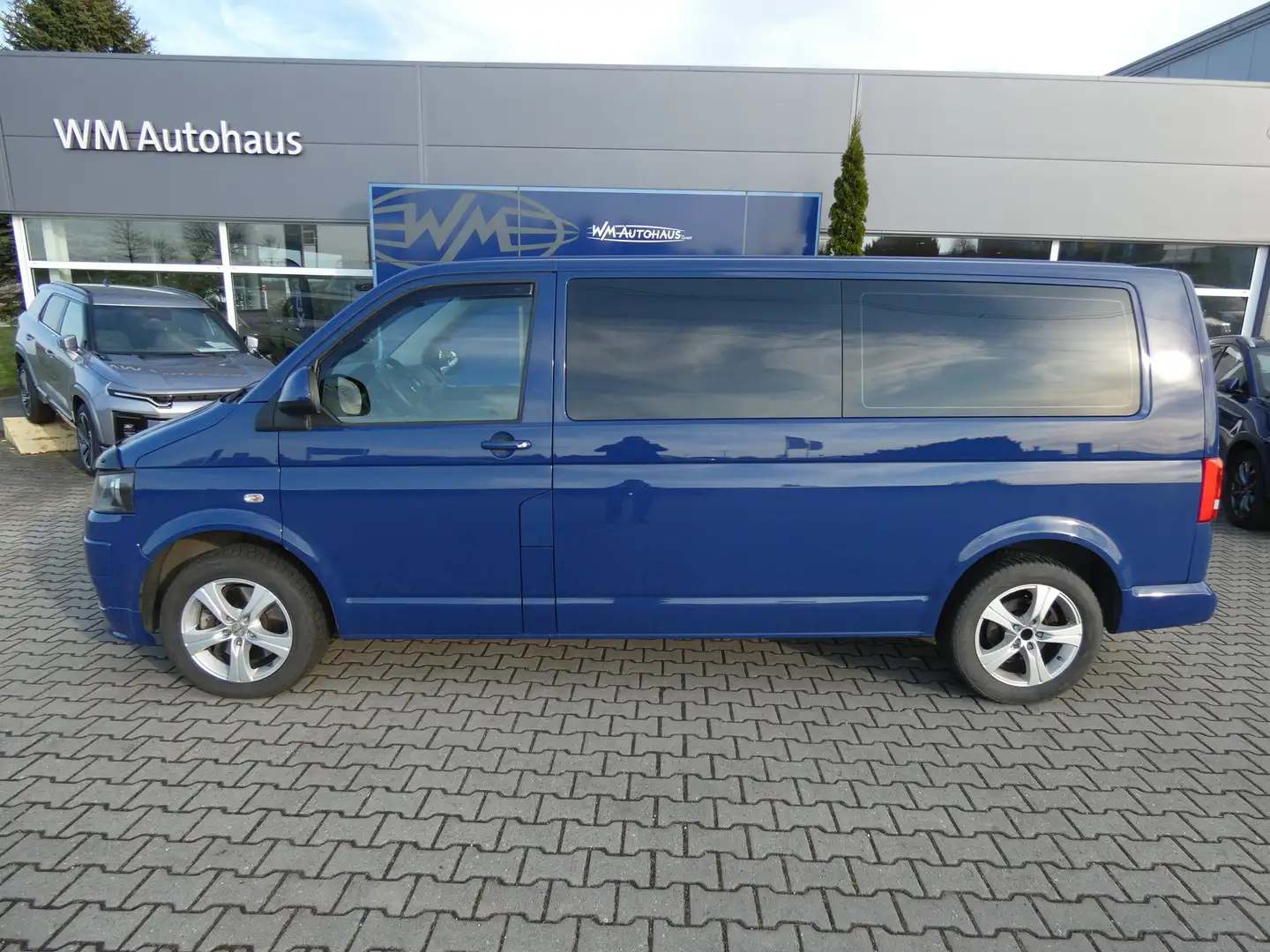 Volkswagen T5 Caravelle Lang DSG Trendline Sitzheizung Navi CD 9 Sitzer Modrá - 2