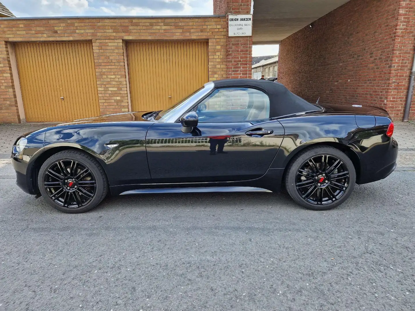 Fiat 124 Spider Lusso/3Jahre Garantie/TÜV+Inspekt neu Schwarz - 2