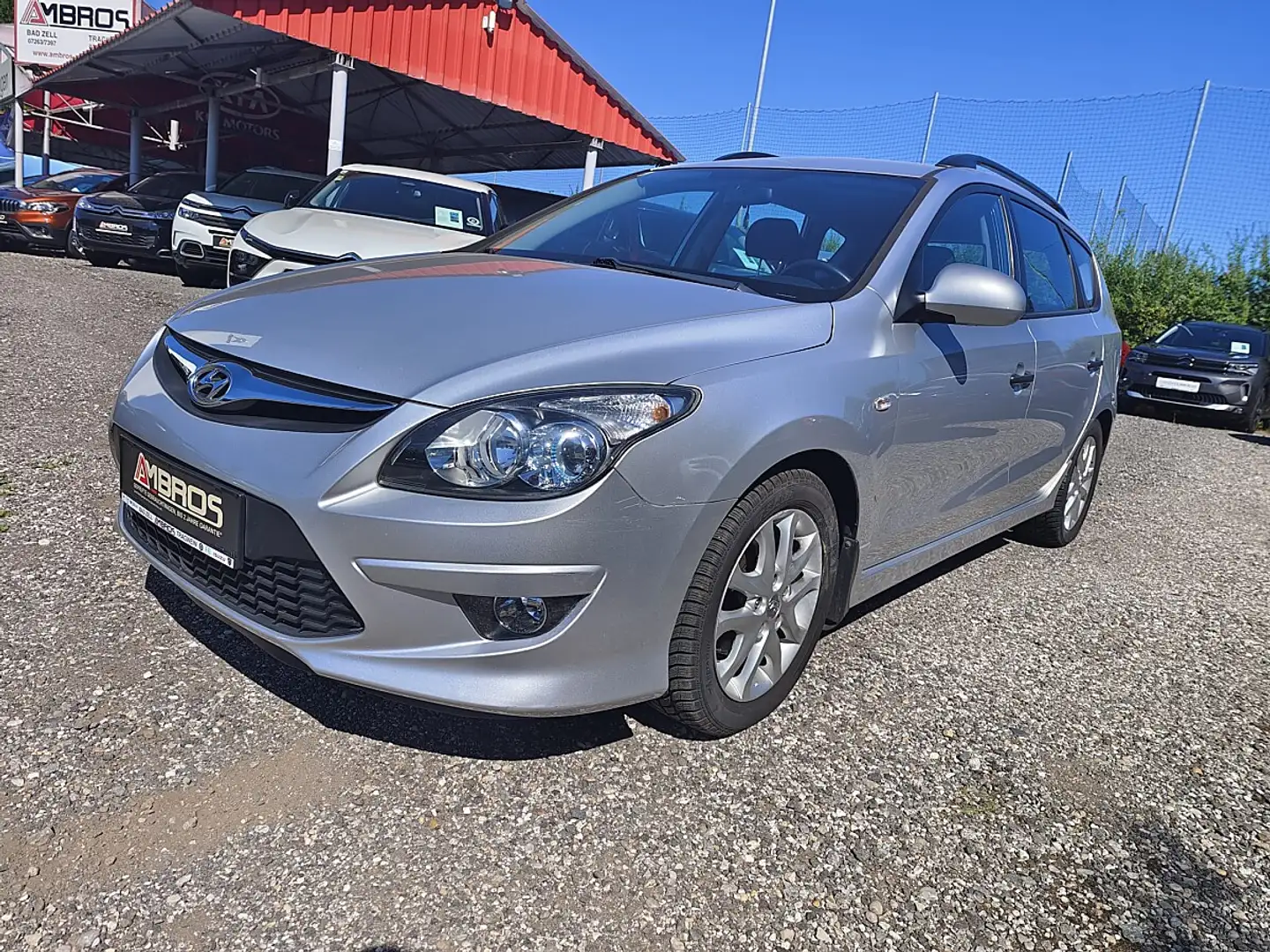 Hyundai i30 CW 1,6 CRDi Europe plus DPF Silber - 1