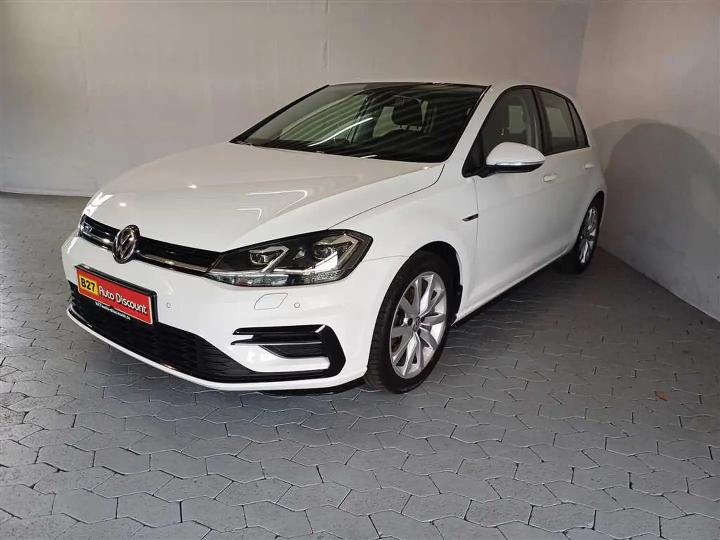 Volkswagen Golf 1.5 TSI R-Line NAVI+SHZ+LED Wit - 1