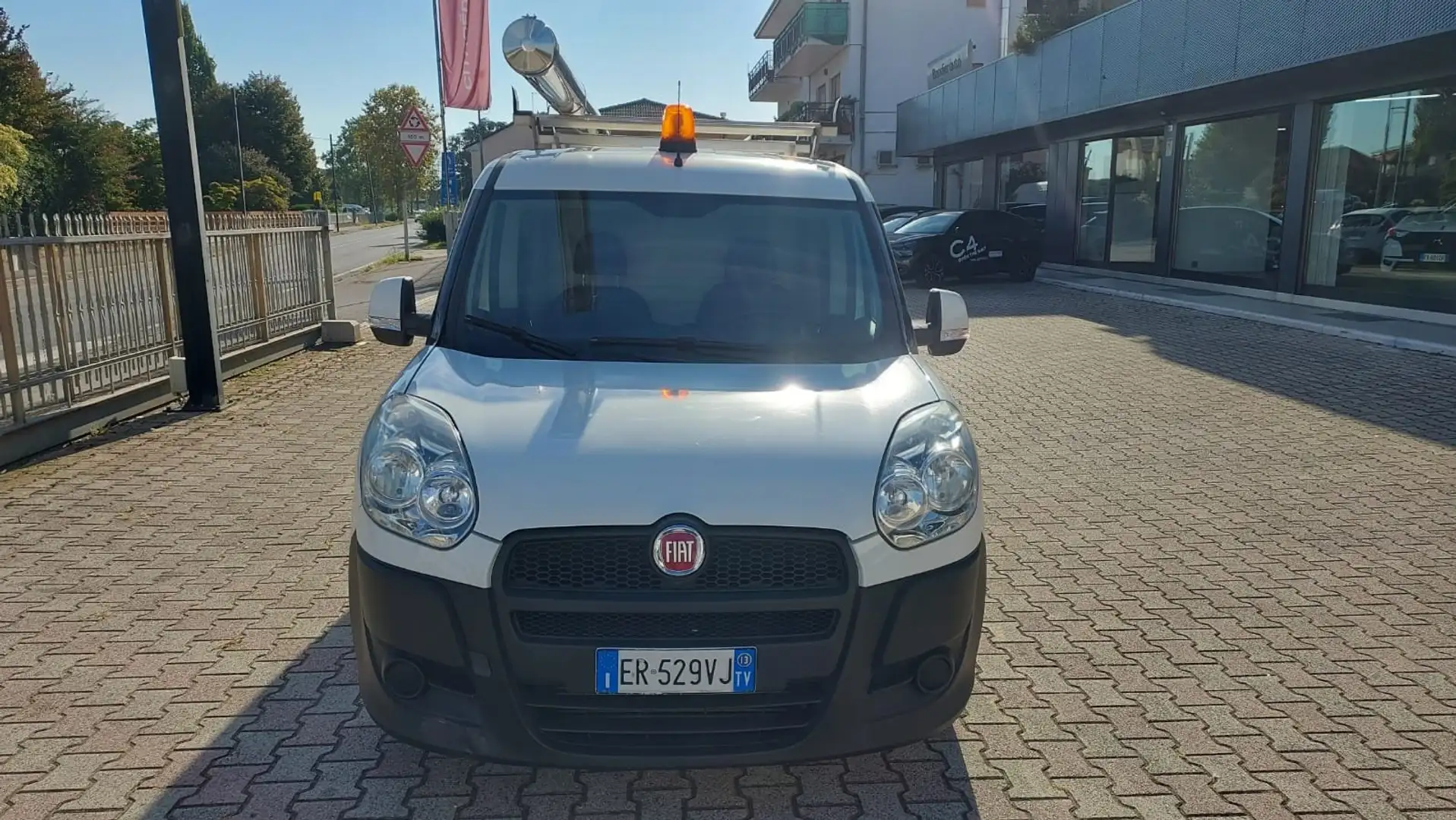 Fiat Doblò 1.3 Mtj 90cv OFFICINA MOBILE Bianco - 2