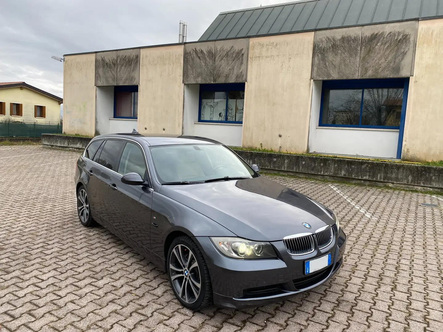 BMW 330 330xd Touring Full Optional Automatico Grigio - 2