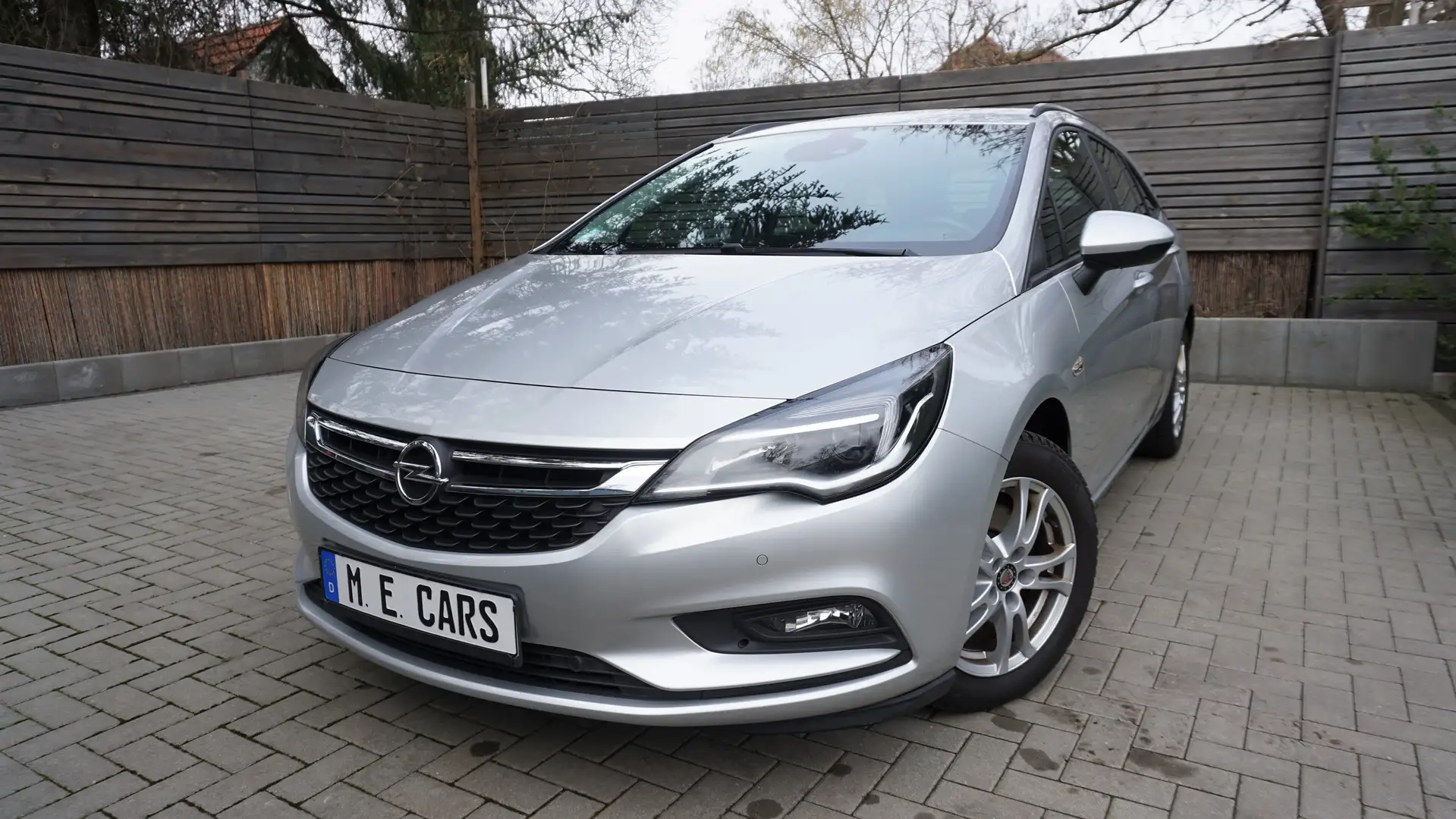 Opel Astra Business Autom Navi PDC Verkehrszei Shz Lenkradhz Plateado - 1