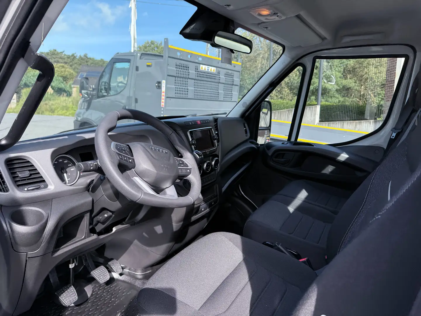 Iveco Daily BENNE BASCULANTE noir Blanco - 1