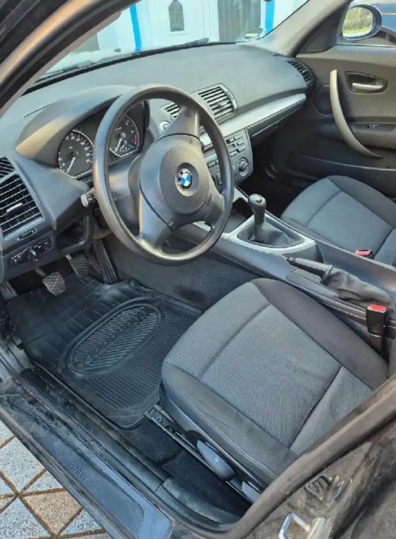 BMW 116 BMW 116 i Schwarz - 1