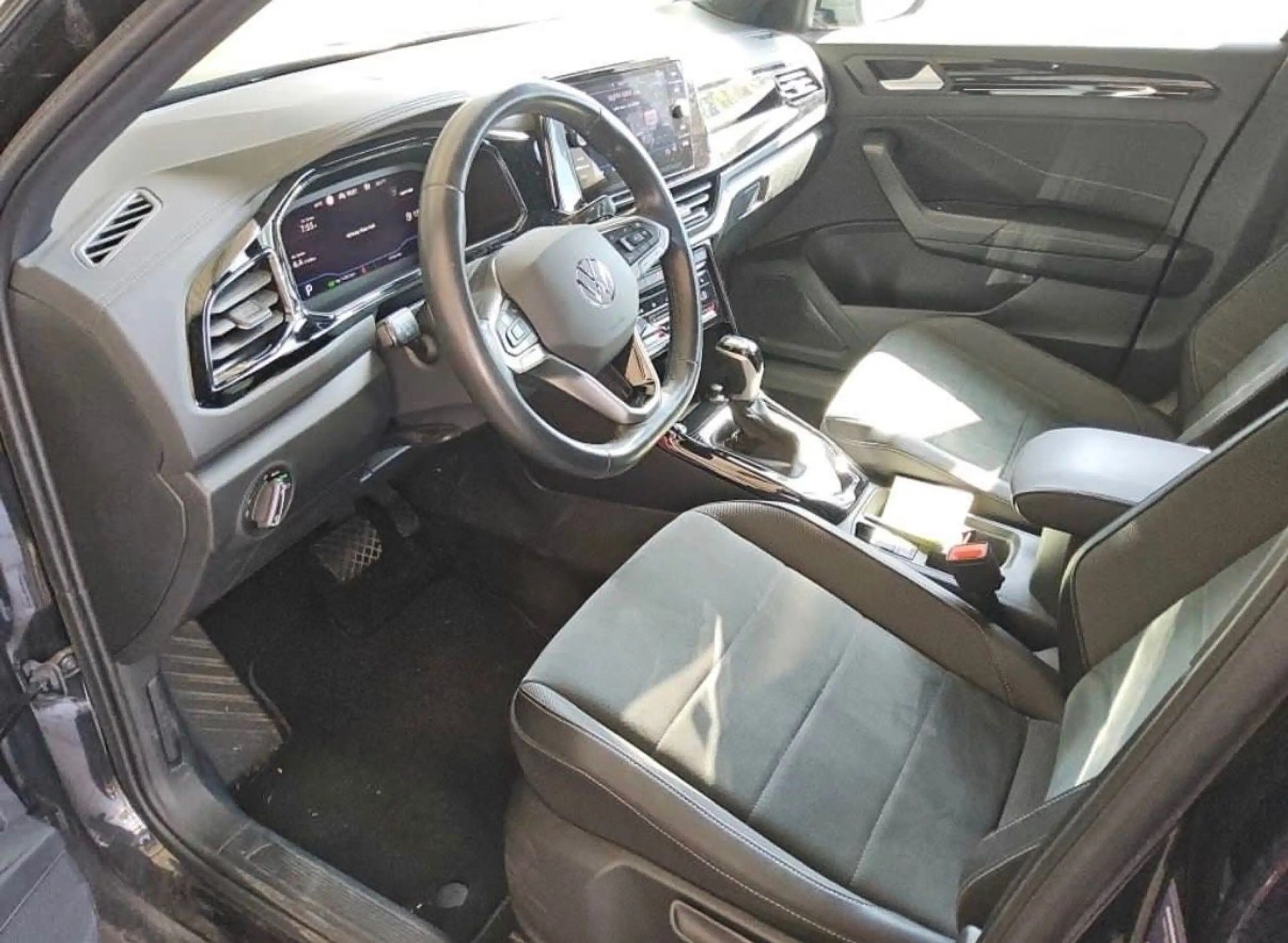 Volkswagen T-Roc 1.5 TSI DSG Black Style Navi ACC Matrix — photo 7