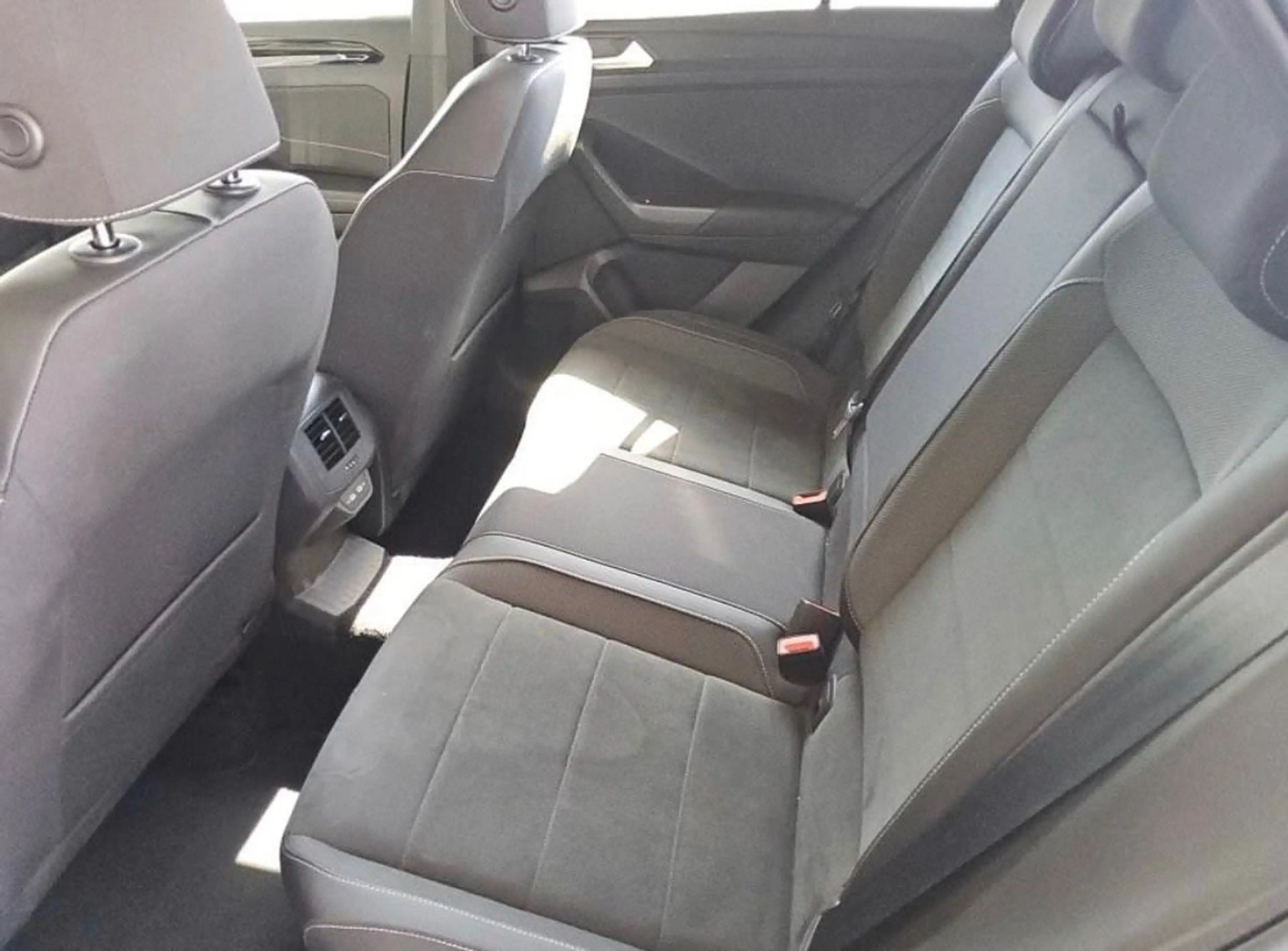Volkswagen T-Roc 1.5 TSI DSG Black Style Navi ACC Matrix — photo 8
