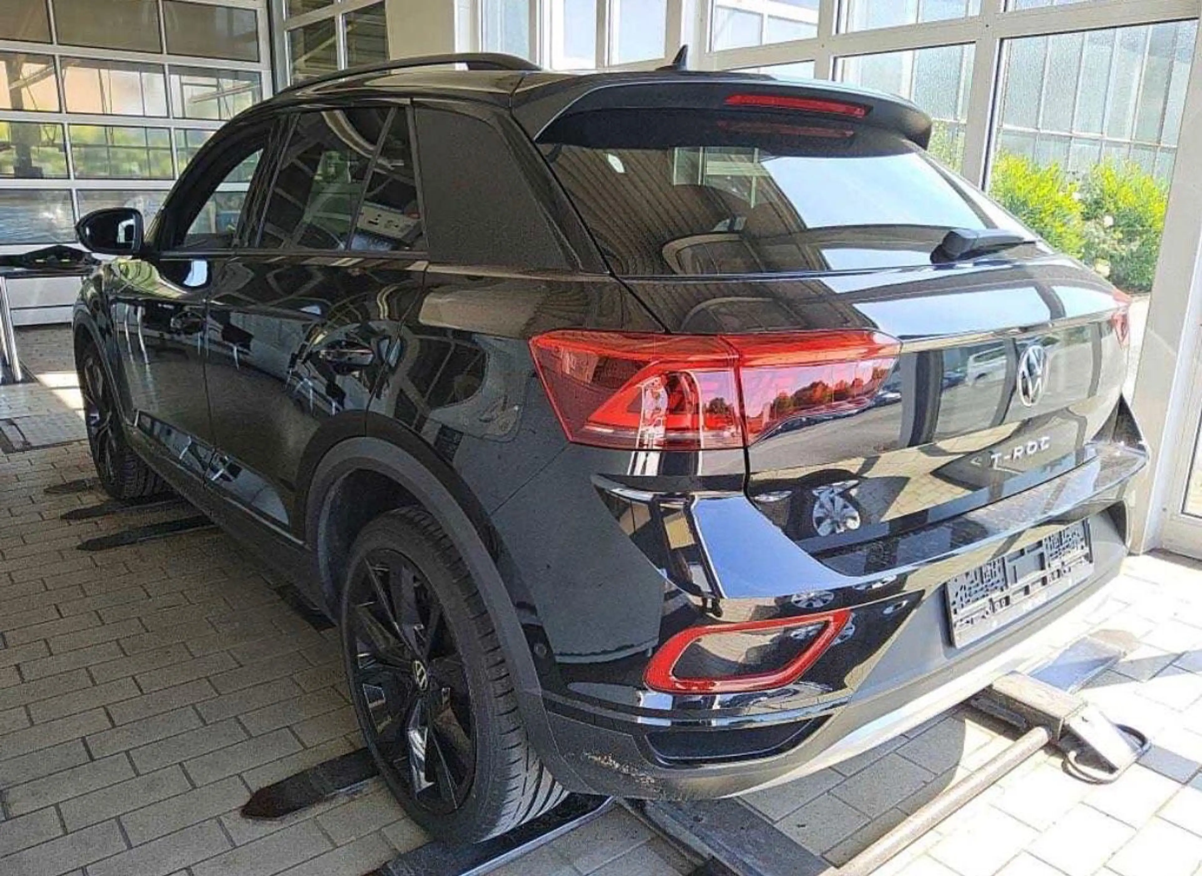 Volkswagen T-Roc 1.5 TSI DSG Black Style Navi ACC Matrix — photo 4