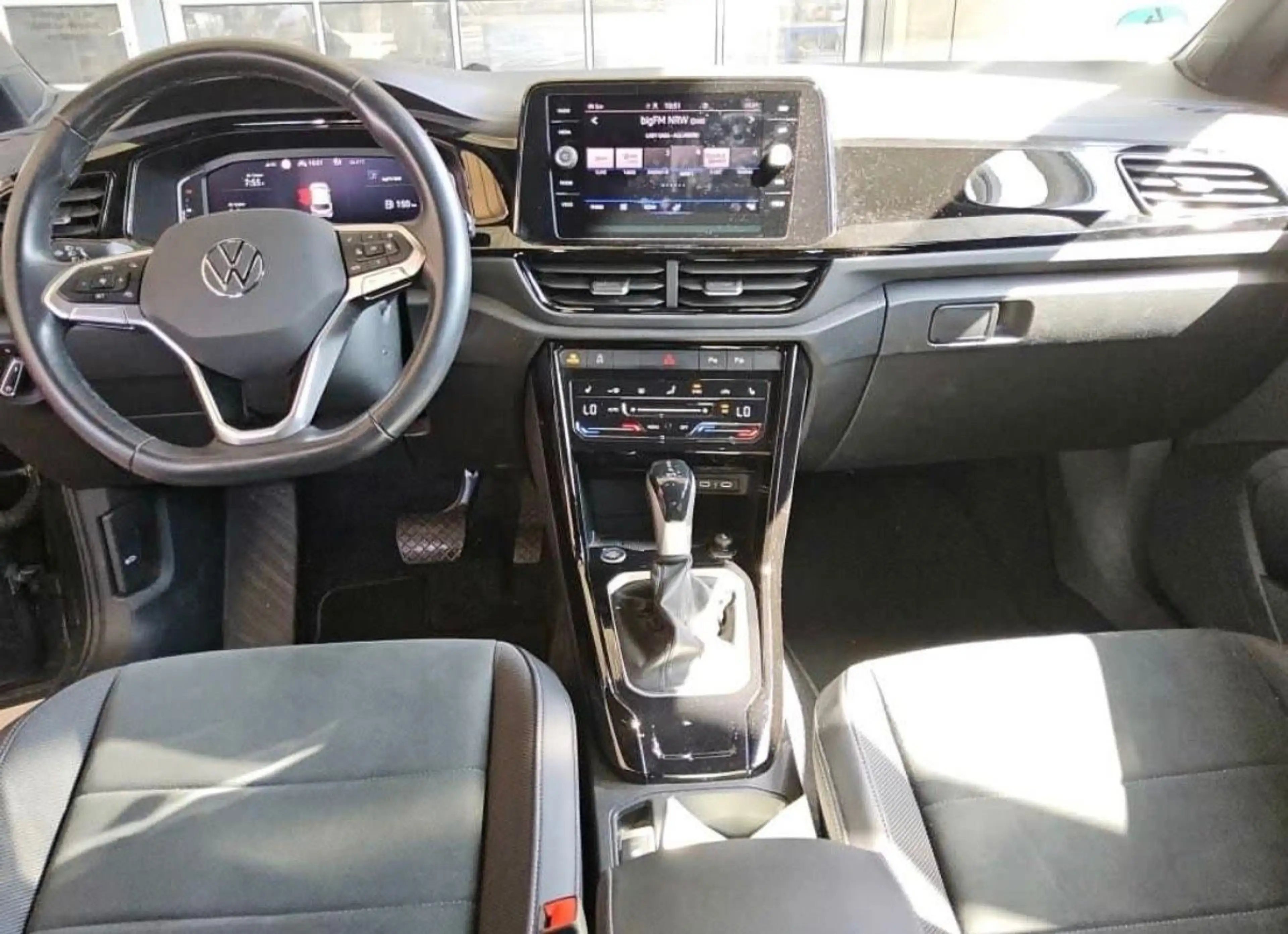 Volkswagen T-Roc 1.5 TSI DSG Black Style Navi ACC Matrix — photo 6