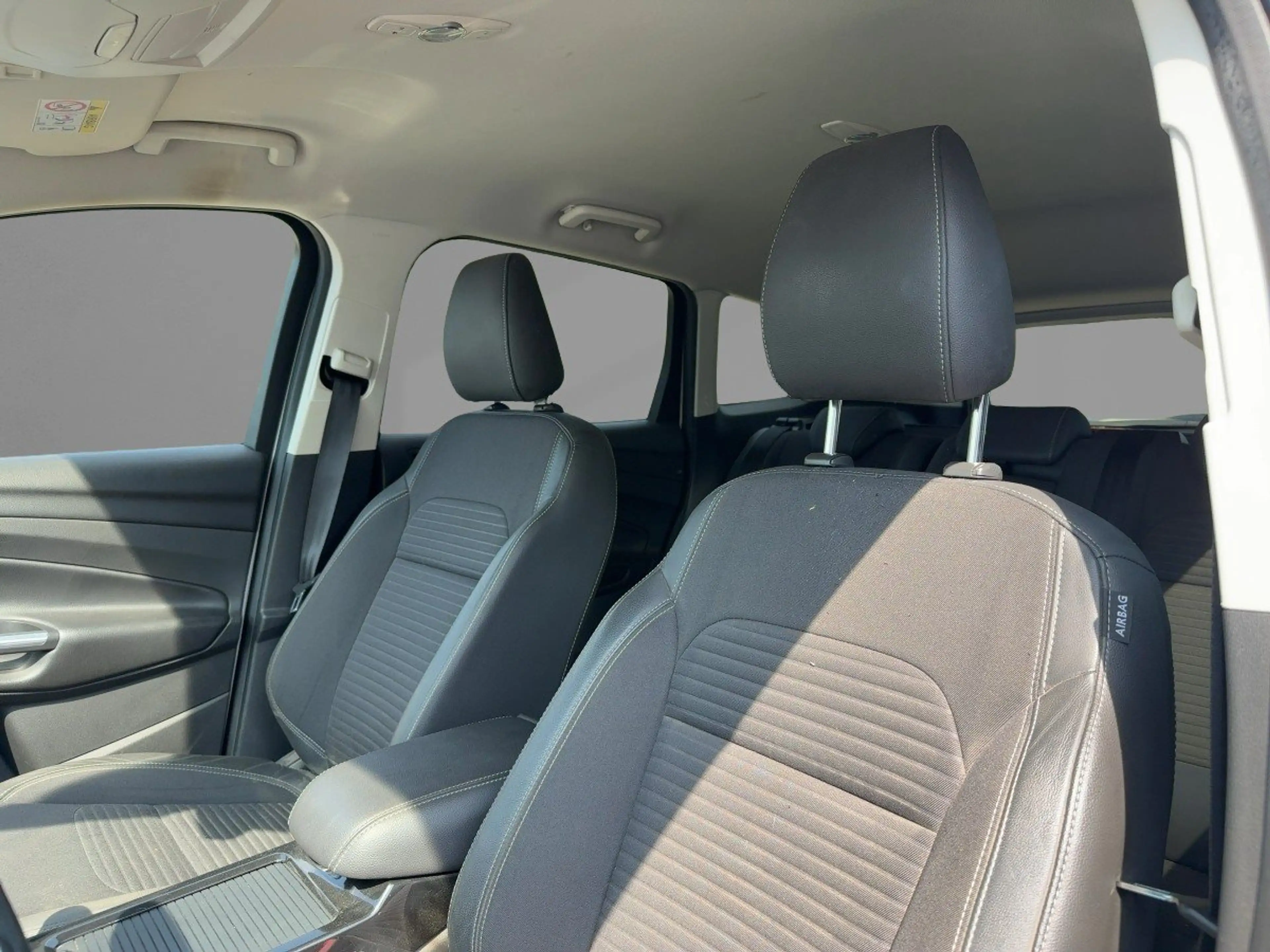 Ford Kuga Titanium 2.0 TDCI WInterpaket+KeyLess+Navi — photo 9