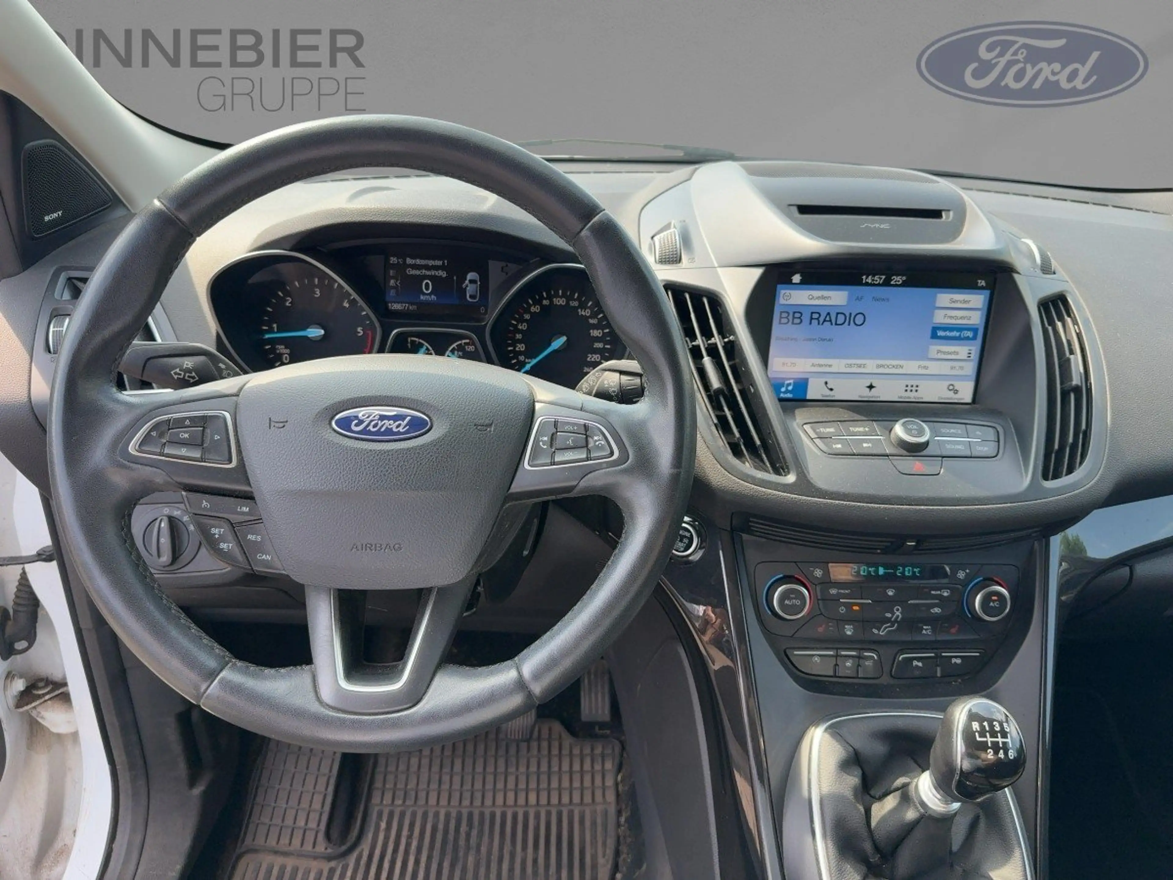 Ford Kuga Titanium 2.0 TDCI WInterpaket+KeyLess+Navi — photo 11