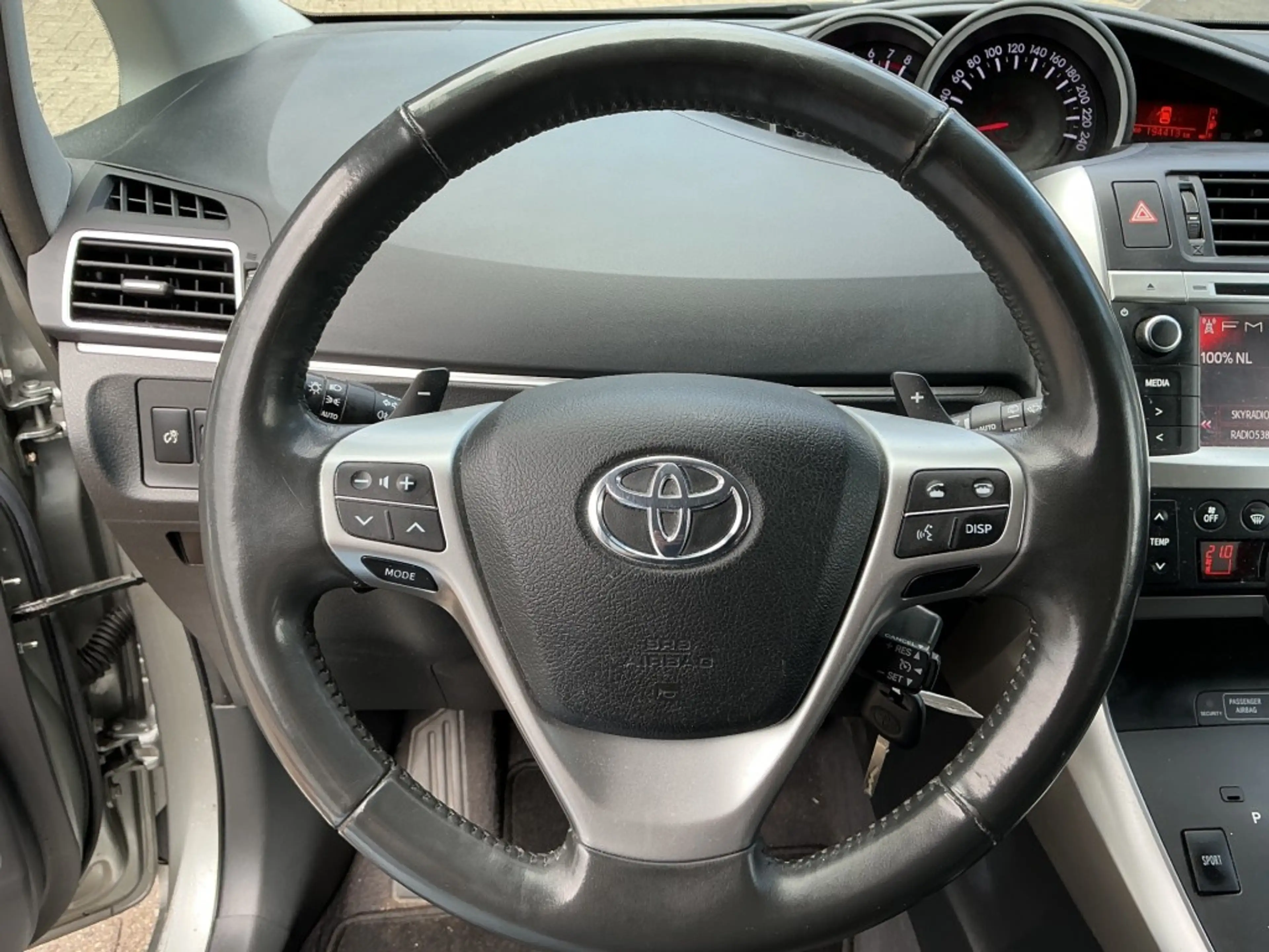 Toyota Verso 1.8 VVT-I BUSINESS — photo 14