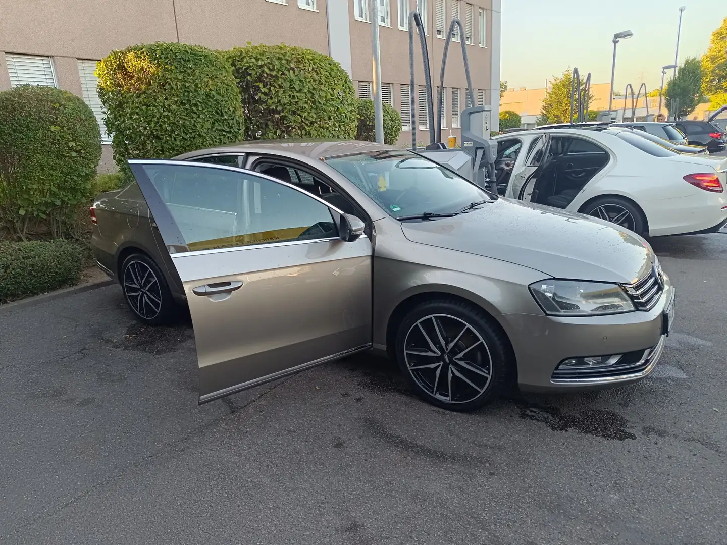 Volkswagen Passat 2.0 TDI BlueMotion Technology Highline - 1