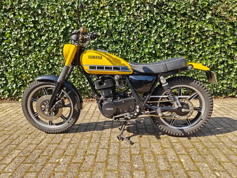 Yamaha SR 500 - foto 2