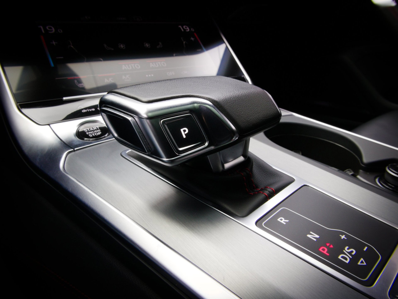 Audi A6 Avant 55 TFSI e quattro Competition S-Line Edition — photo 38