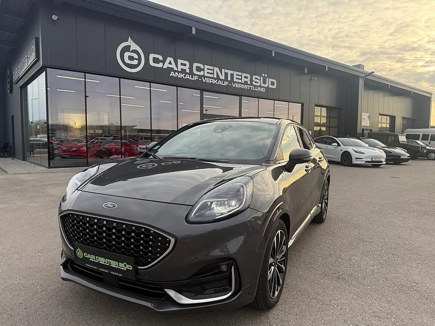 Ford Puma 1,0 EcoBoost Hybrid Vignale Grau - 1
