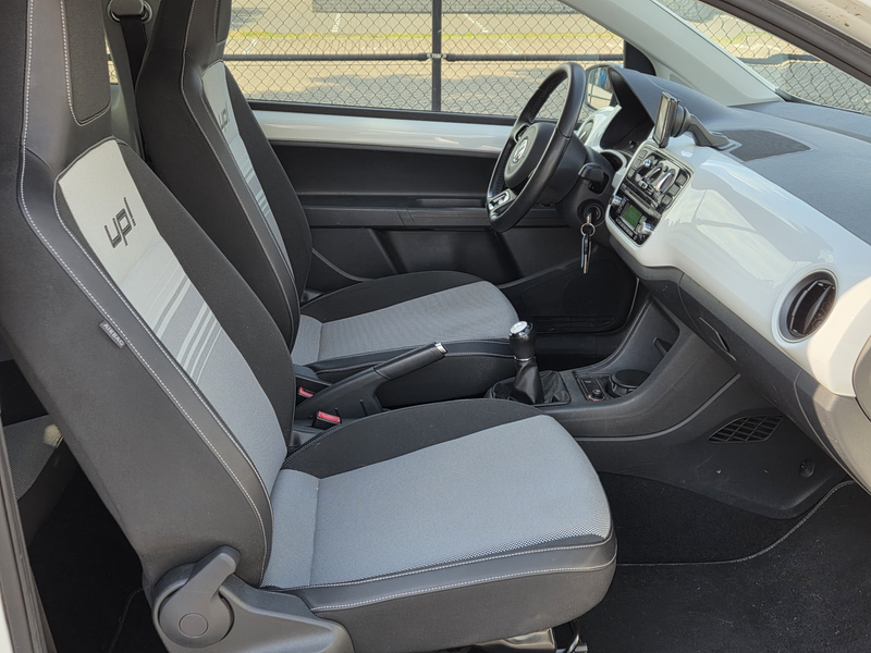 Volkswagen up! 1.0 high up! White uitvoering airco 1 eigenaar !!! — photo 20