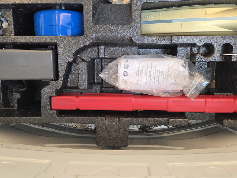 Volkswagen up! 1.0 high up! White uitvoering airco 1 eigenaar !!! — photo 24