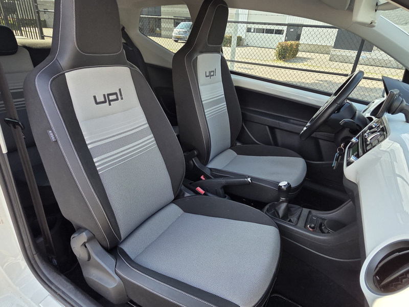 Volkswagen up! 1.0 high up! White uitvoering airco 1 eigenaar !!! — photo 18