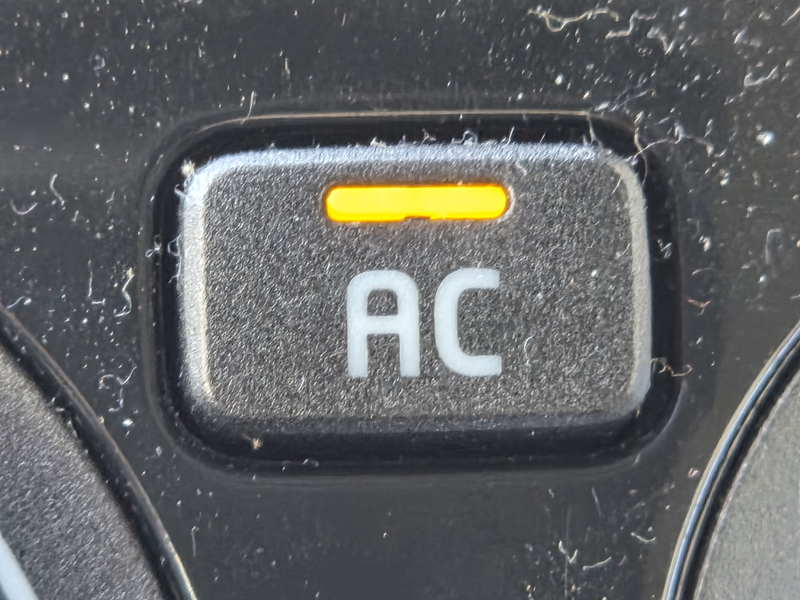 Volkswagen up! 1.0 high up! White uitvoering airco 1 eigenaar !!! — photo 15