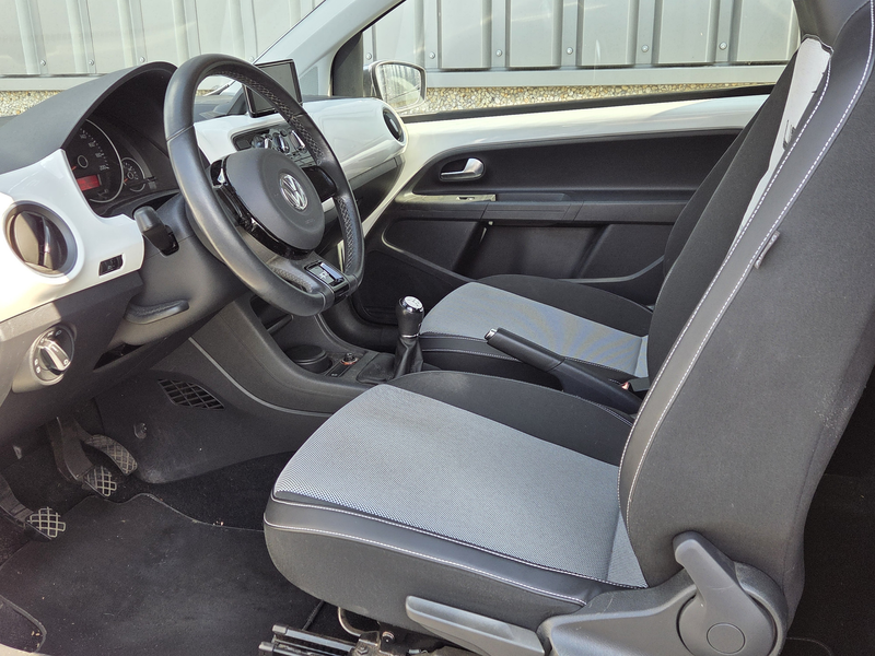 Volkswagen up! 1.0 high up! White uitvoering airco 1 eigenaar !!! — photo 5