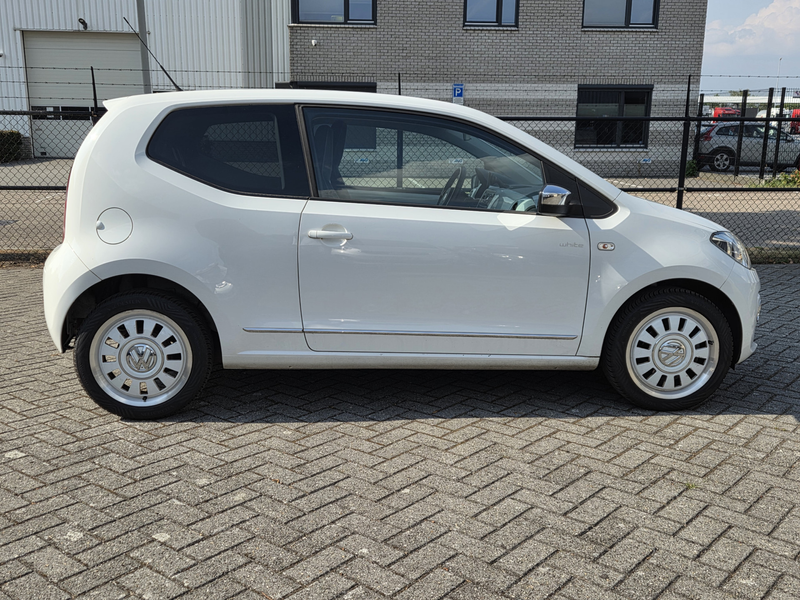 Volkswagen up! 1.0 high up! White uitvoering airco 1 eigenaar !!! — photo 8