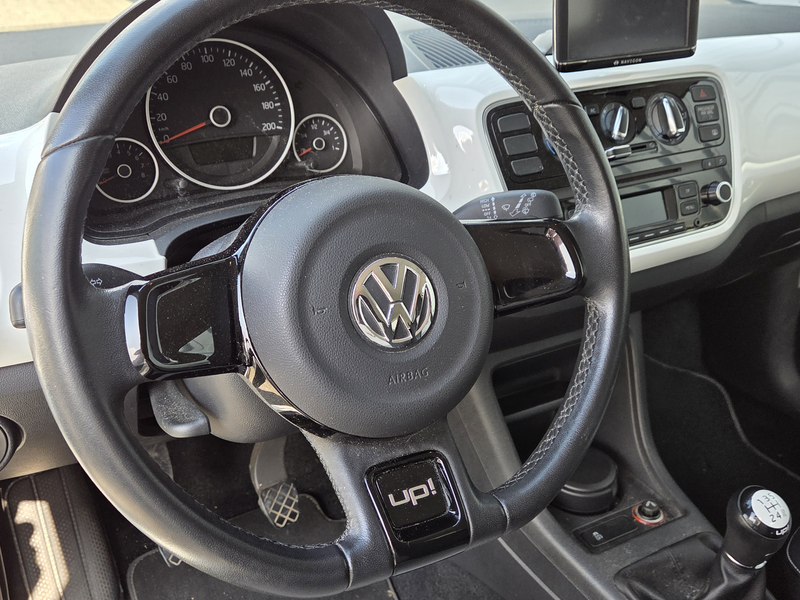 Volkswagen up! 1.0 high up! White uitvoering airco 1 eigenaar !!! — photo 11