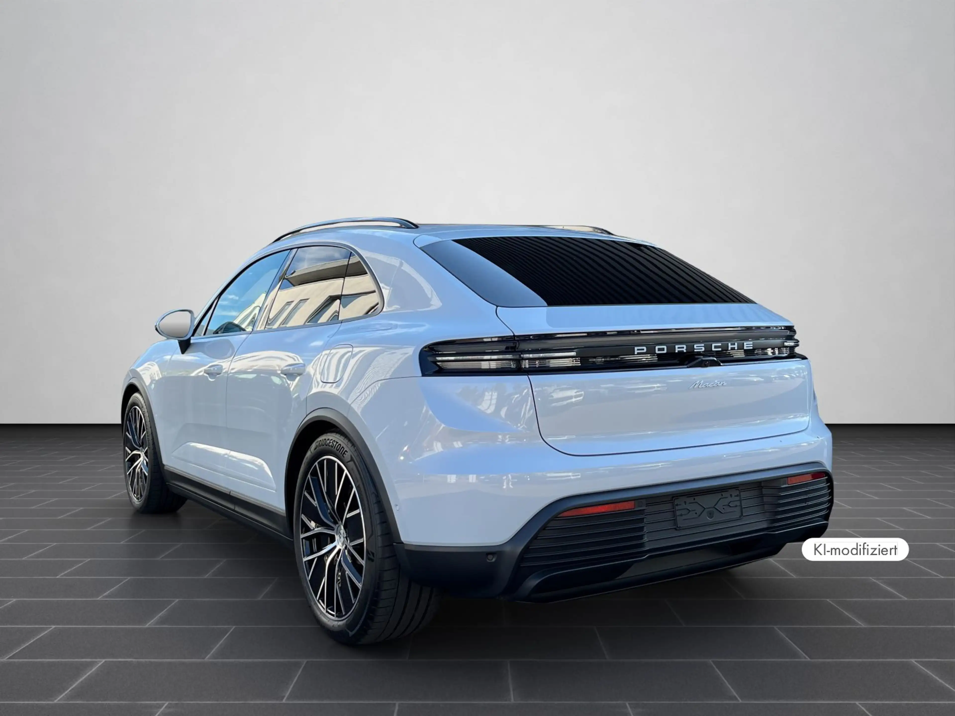 Porsche Macan Luftf.Pano,Abstandsreg. — photo 3