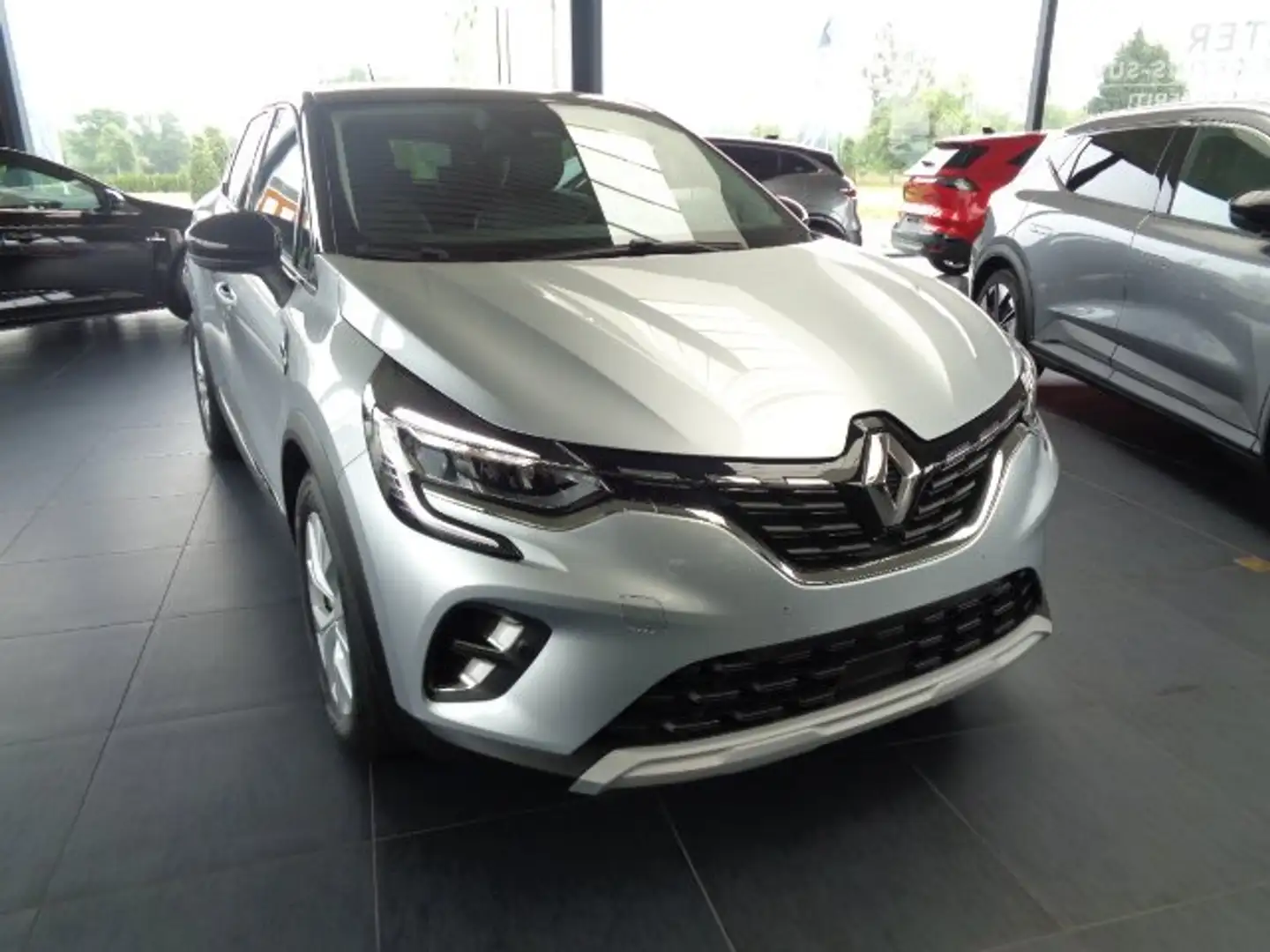 Renault Captur 1.33 TCe Intens EDC GPF (EU6D) Zilver - 1