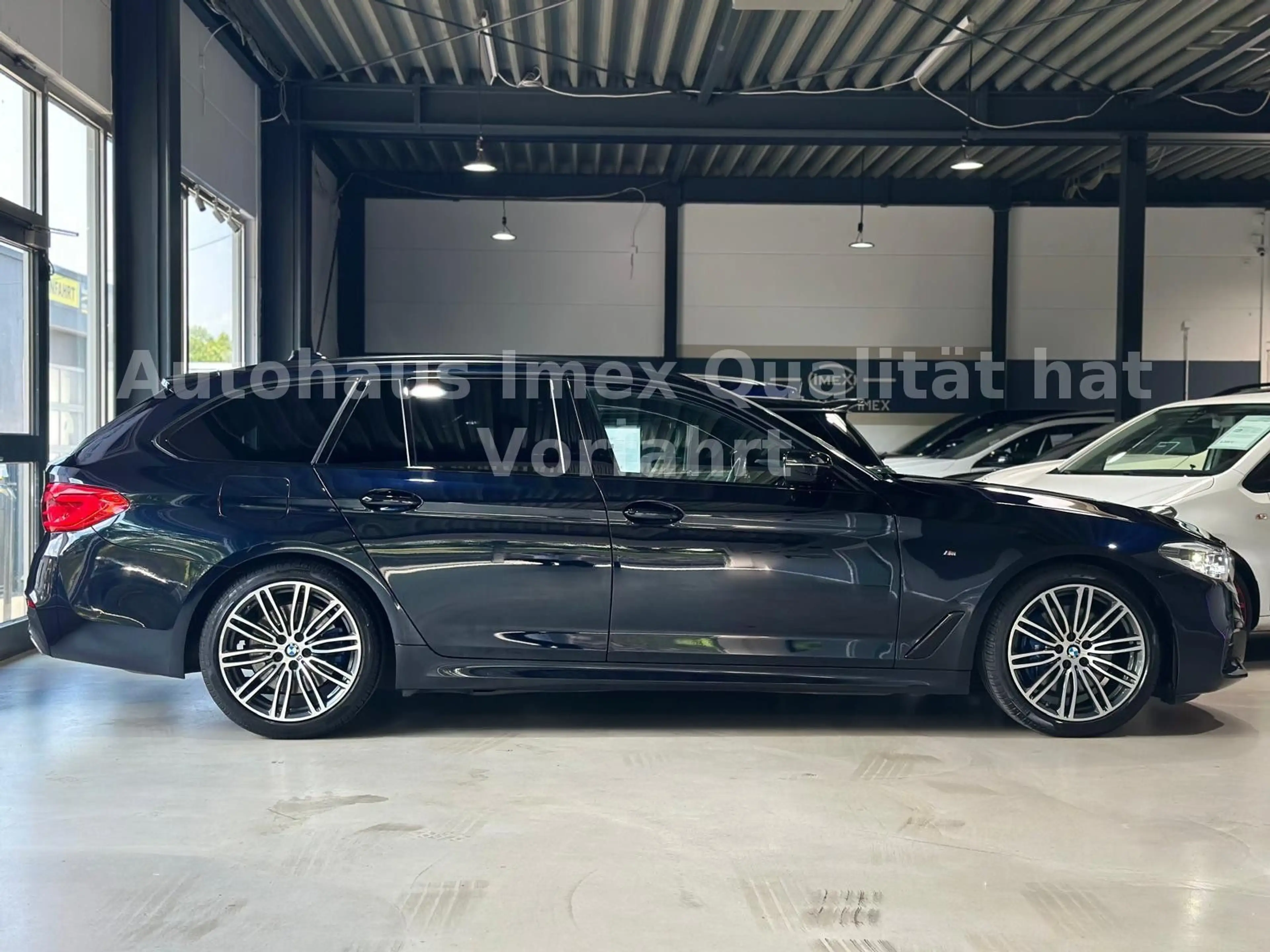 BMW 530 i M Sport*HUD*RHKAM*KEYLESS*ACC*LED*LEDER — photo 6