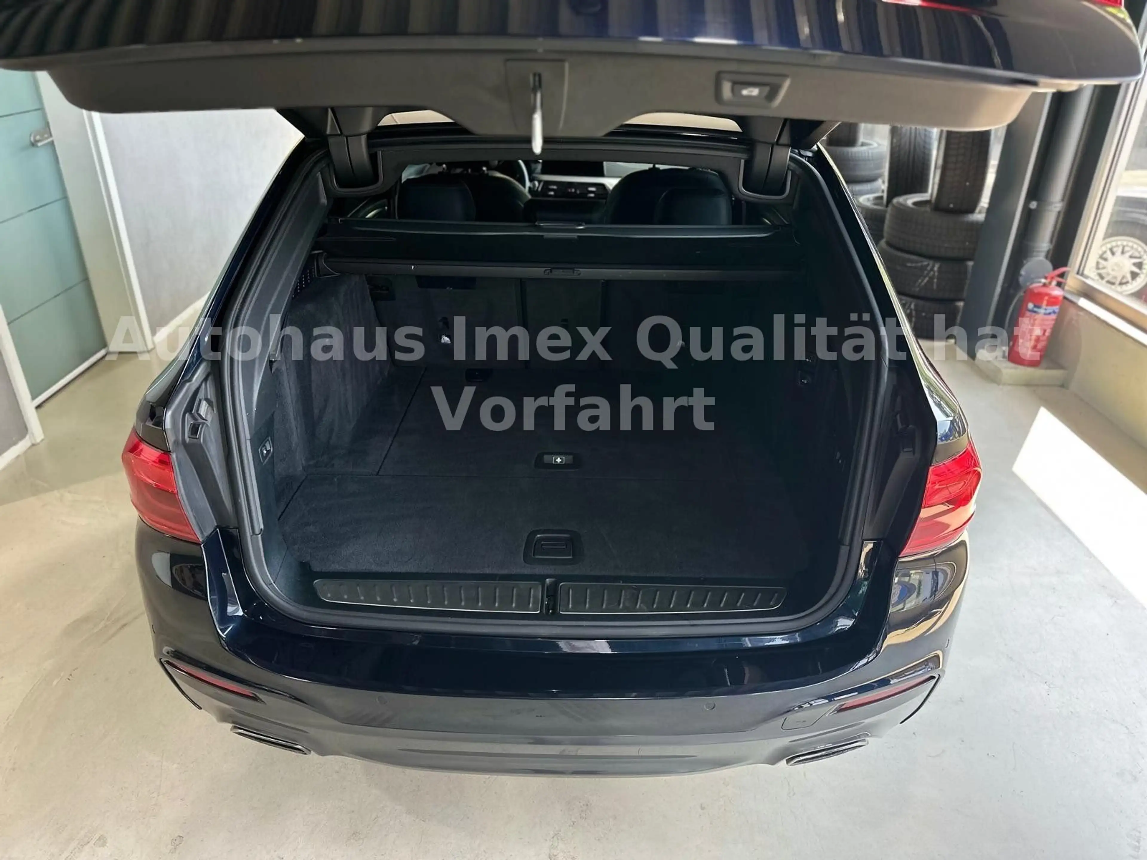 BMW 530 i M Sport*HUD*RHKAM*KEYLESS*ACC*LED*LEDER — photo 13