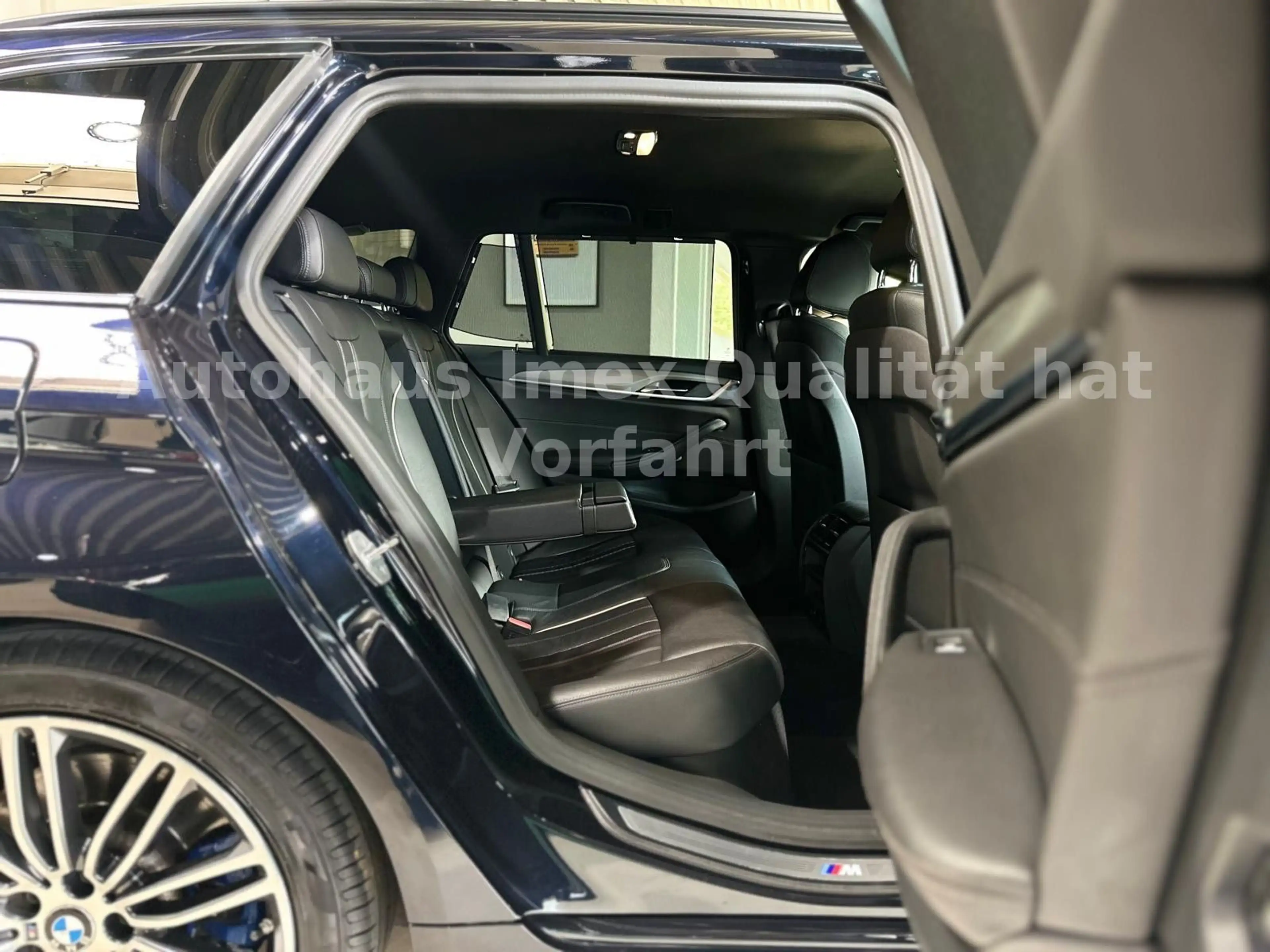 BMW 530 i M Sport*HUD*RHKAM*KEYLESS*ACC*LED*LEDER — photo 15