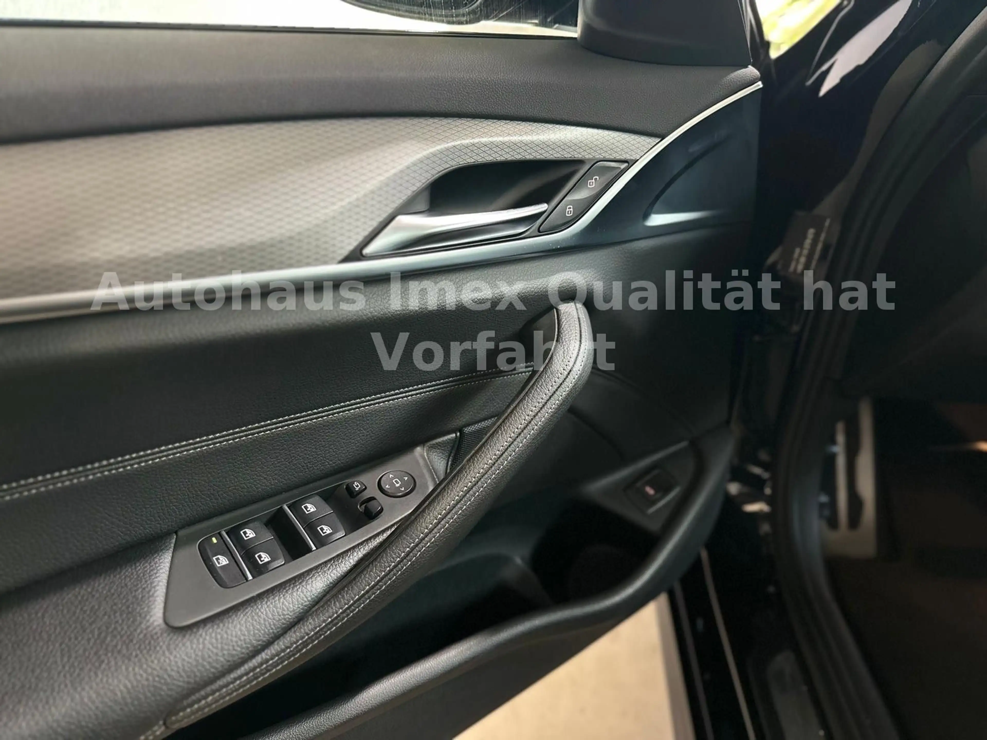 BMW 530 i M Sport*HUD*RHKAM*KEYLESS*ACC*LED*LEDER — photo 11