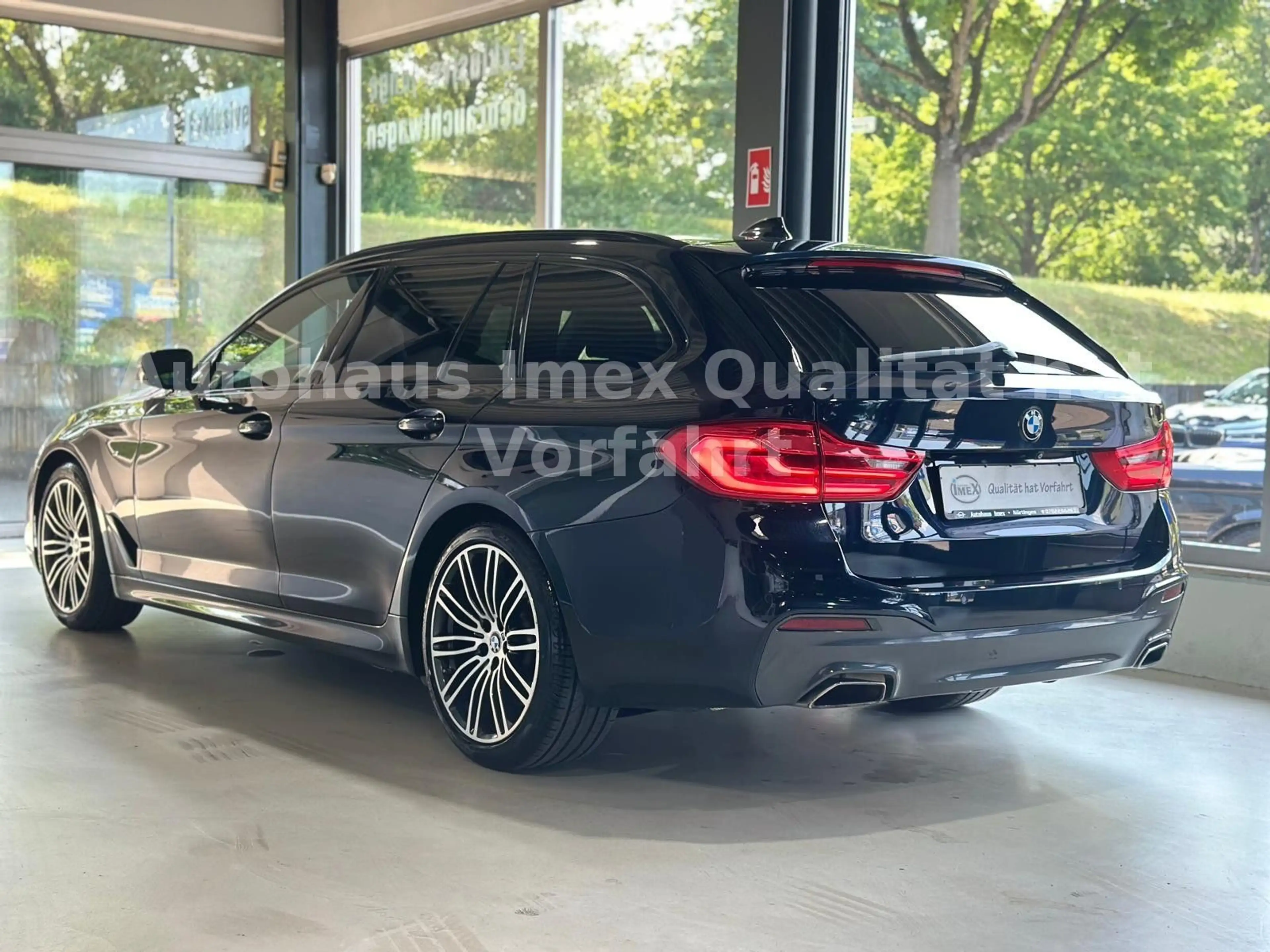 BMW 530 i M Sport*HUD*RHKAM*KEYLESS*ACC*LED*LEDER — photo 8