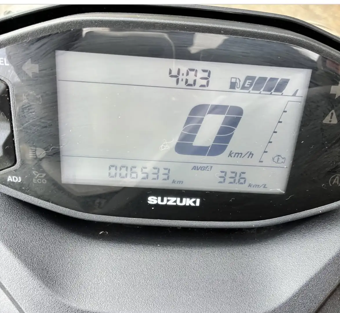 Suzuki Burgman 125 Street ex Negro - 1