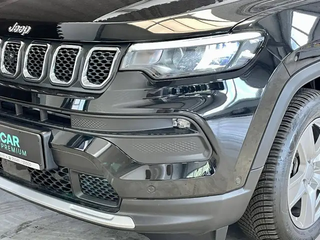 Jeep Compass view 4